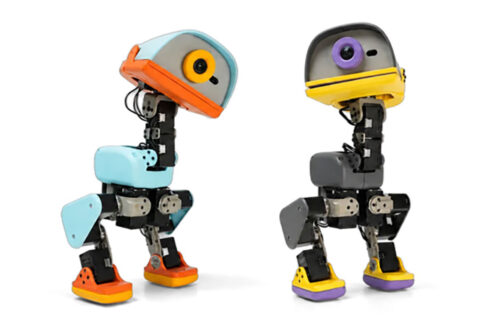 歩き方まで上書きできる！ 25cmの二足ロボット「Microduck」が日本からも予約可能に