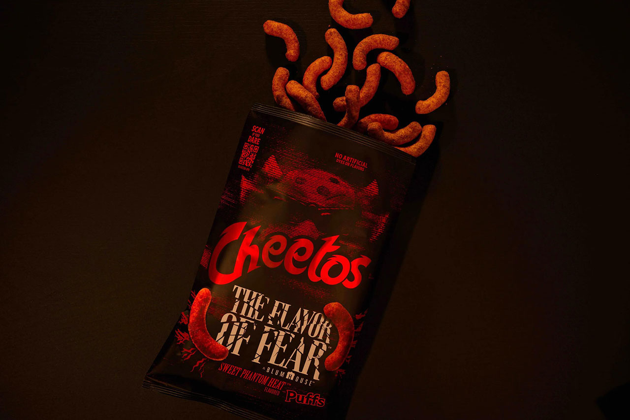 食べるホラー？ Cheetos×Blumhouse、甘さの後に辛さ・しびれ・微発泡が来る「Sweet Phantom Heat」を米国発売